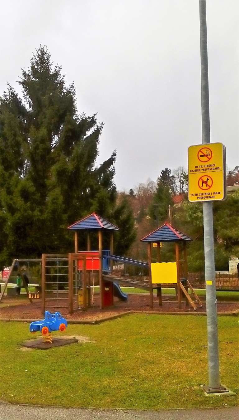 Trbovlje mestni park.jpg