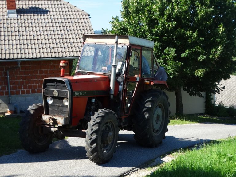 _traktor__10_.jpg