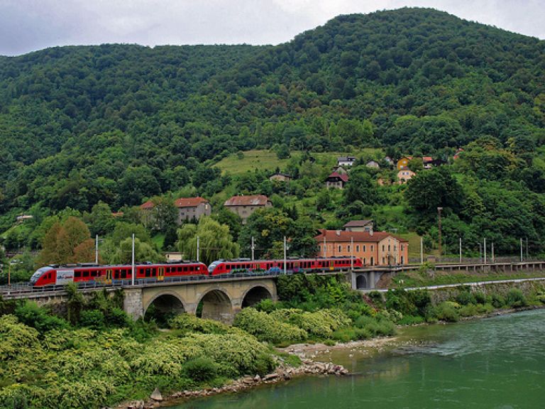 Železniška_postaja_Hrastnik.jpg