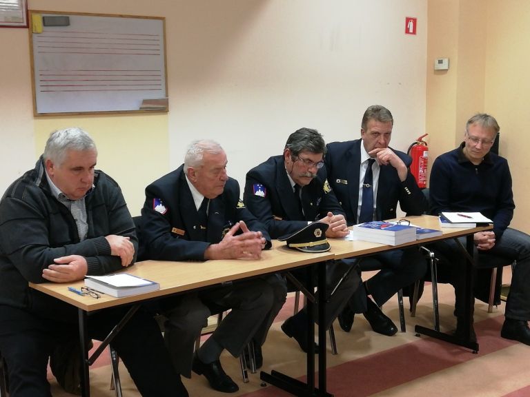 _policija__2_.jpg