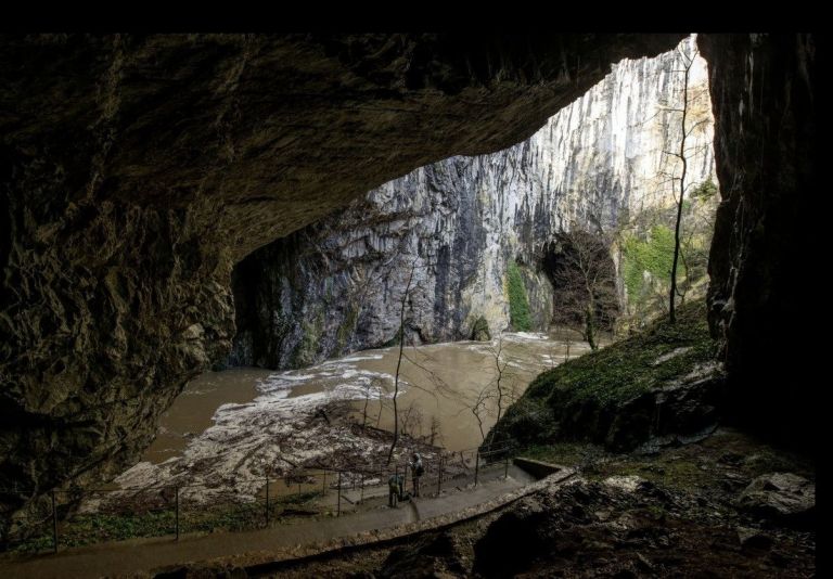 škocjanske jame, narasla reka.jpg