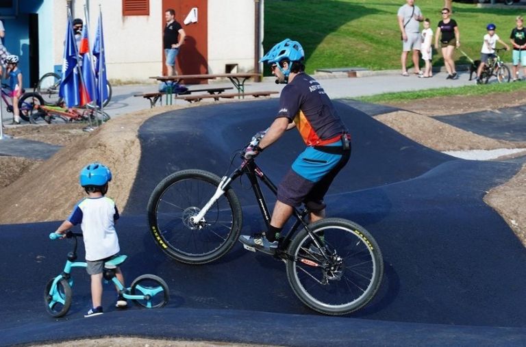 15_otvoritev_pumptrack_ugo.jpg