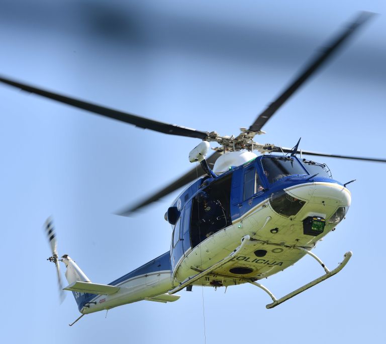 Vaja policijskega helikopterja v primeru gorskega reševanja..jpeg