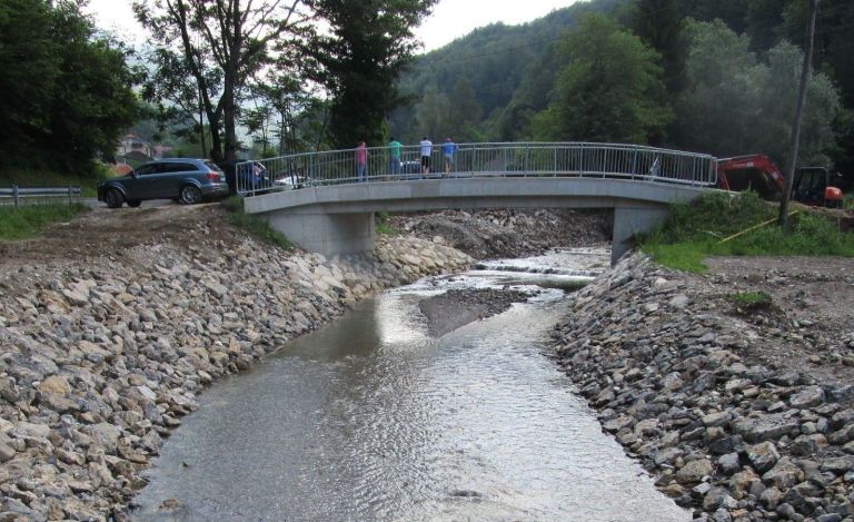 05_most_vrtacnik_in_urejena_struga.jpg