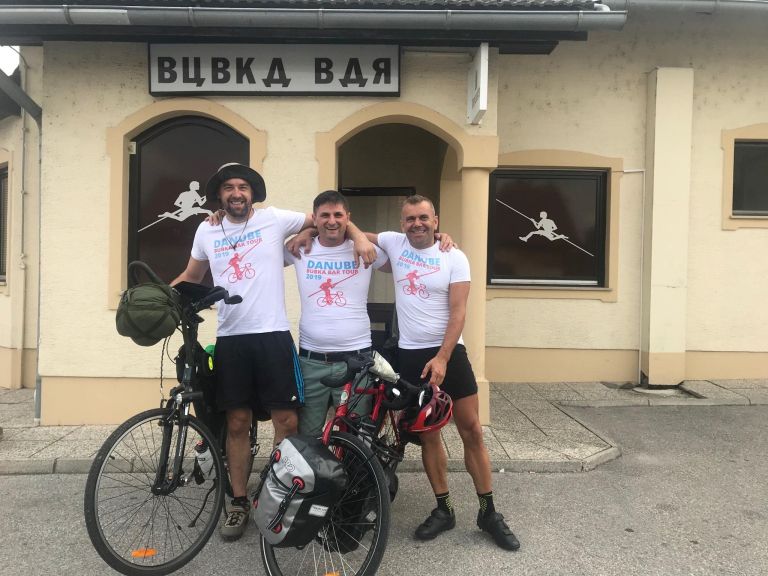 _zzztour1.jpg