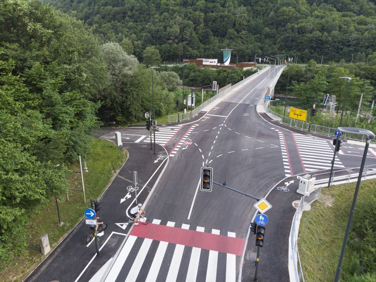 Zagorje, križišče železniška postaja.jpg