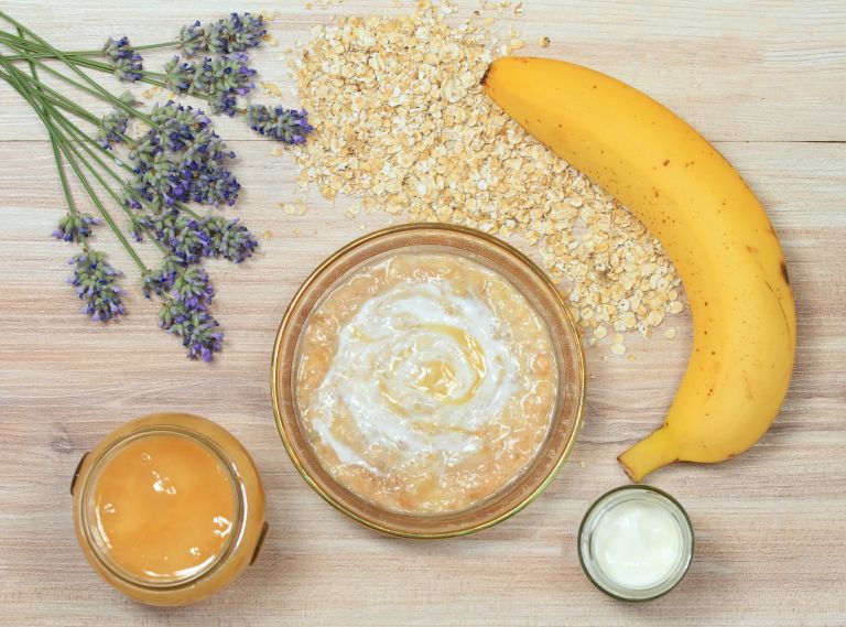 Maska, banana, med.jpg