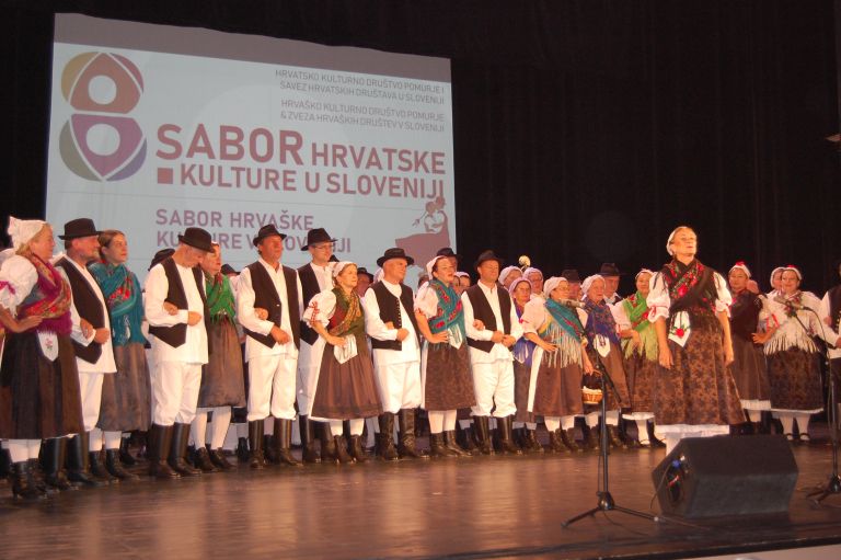 lendava, gledališka-in-koncertna-dvorana, srečanje-kulturnih-društev