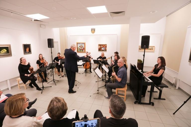 gls_trebnje__odprtje_razstave_hlebinska_naiva_24102019__foto_alenka_strazisar_lamovsek__10_.jpg
