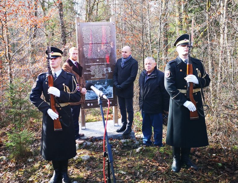 spominska_plosca.jpg