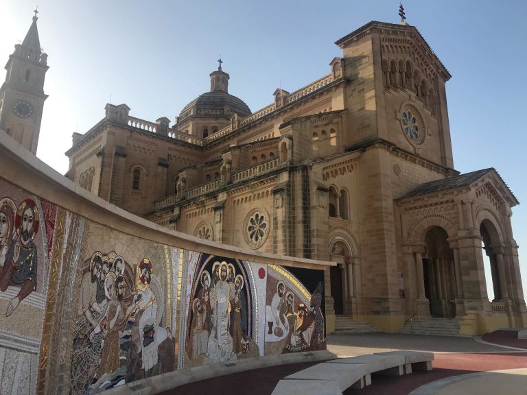 polona-budja, otok-gozo
