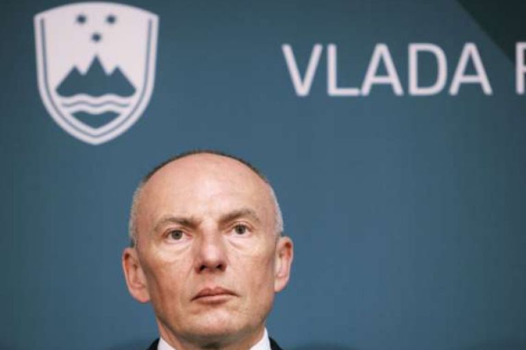 Minister Aleš Šabeder.png