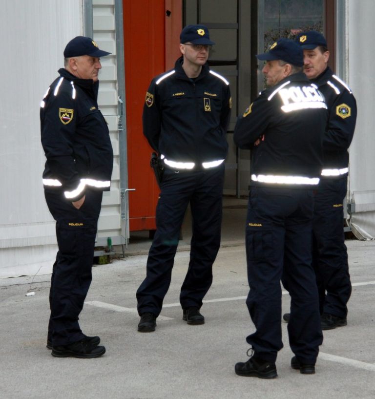 _policija__1_.jpg