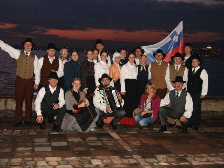 kfd-apače, folklorno-društvo