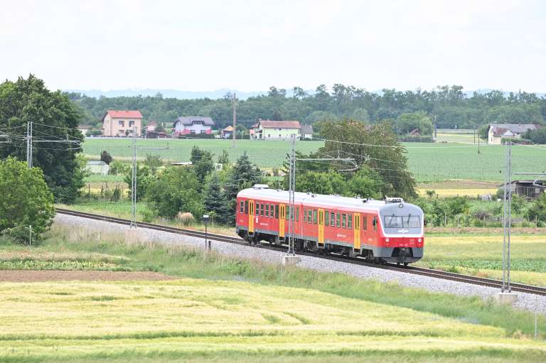 vlak, železnica, železniška-proga, pomurje