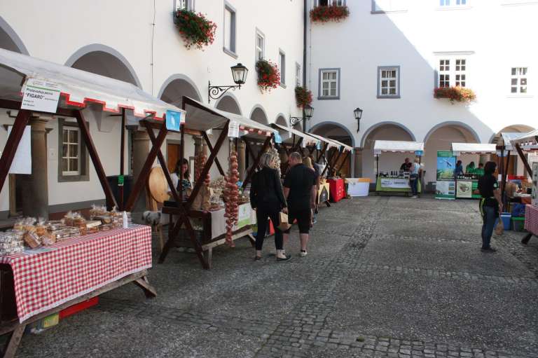 dobrote slovenskih kmetij, Ptuj