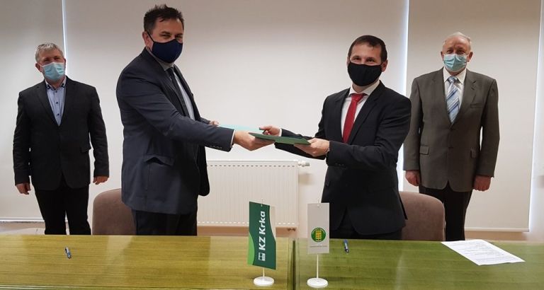 kz_trebnje___podpis_pripojitvene_pogodbe__foto_lapego__4_.jpg