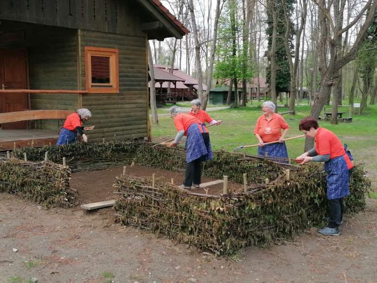 lan, ižakovske-tkalke