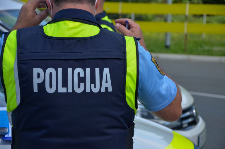 policija