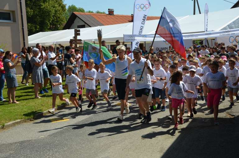 olimpijski-dan, apače, olimpijska-bakla, šport, olimpijske