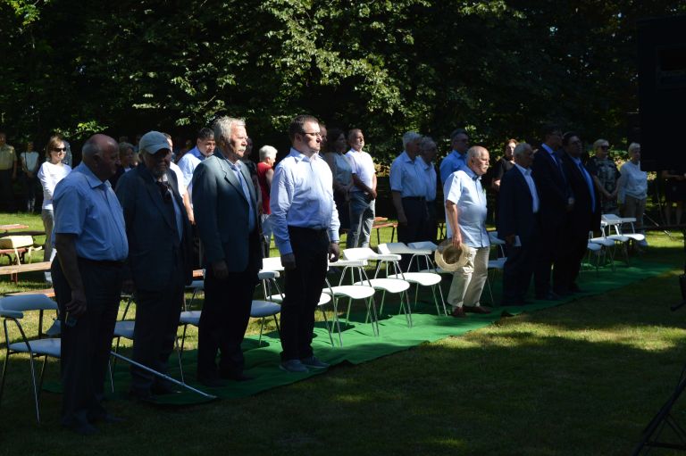 ustanova-dr.-šiftarjeva-fundacija, vrt-spominov-in-tovarištva, tišina