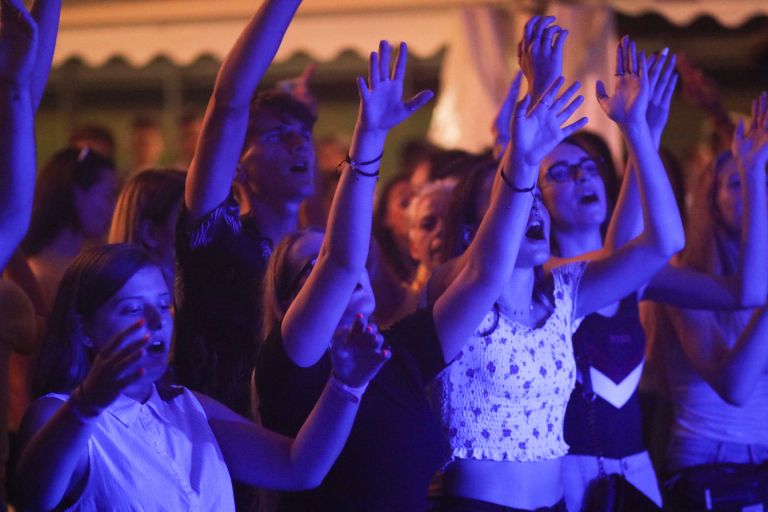 ropoča, veselica, skupina-prestiž, nina-donelli