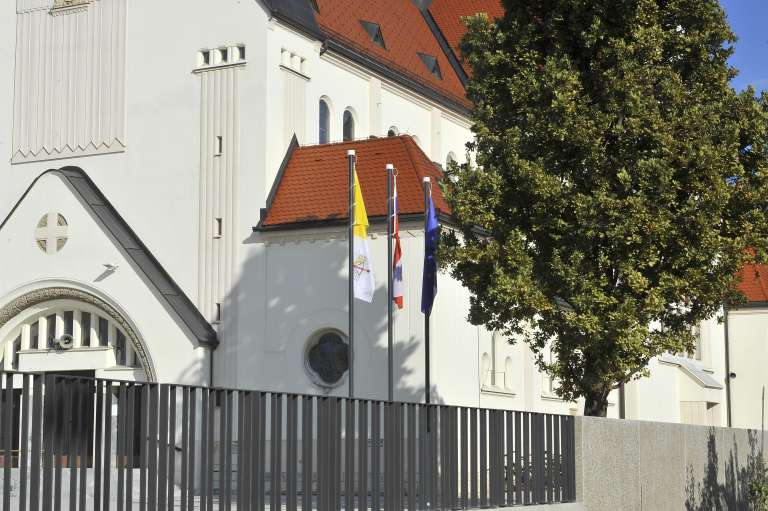 murska-sobota, škofija, cerkev, zastave
