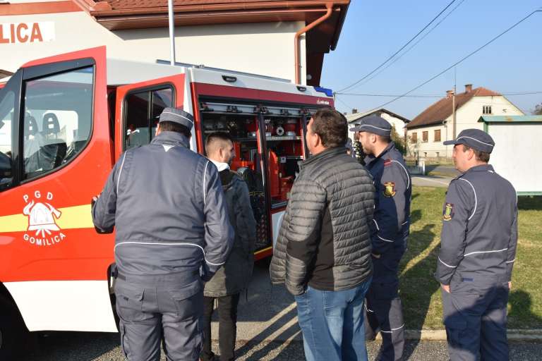 pgd-gomilica, novo-vozilo, prevzem