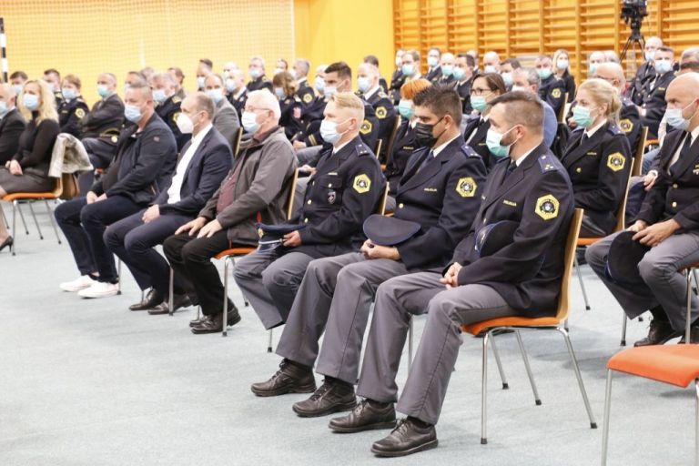 podelitev medalj za hrabrost in požrtvovalnost, policija