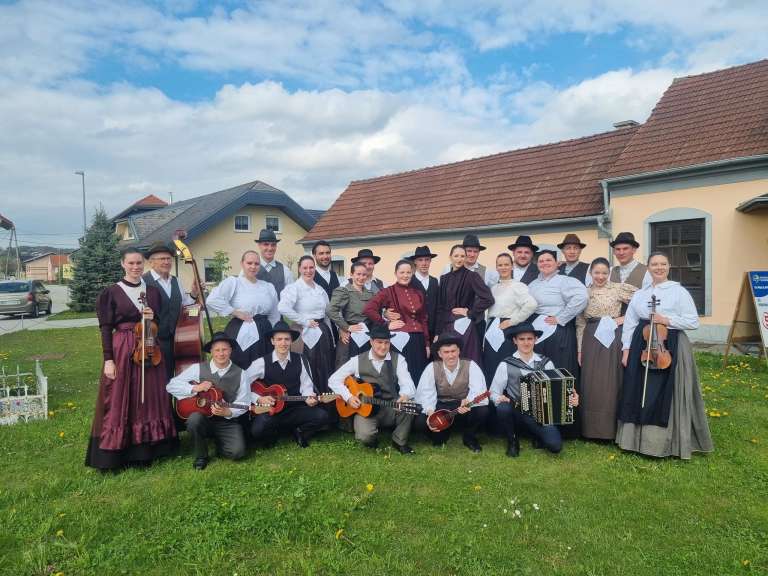 jskd, maroltovo-srečanje, odrasle-folklorne-skupine