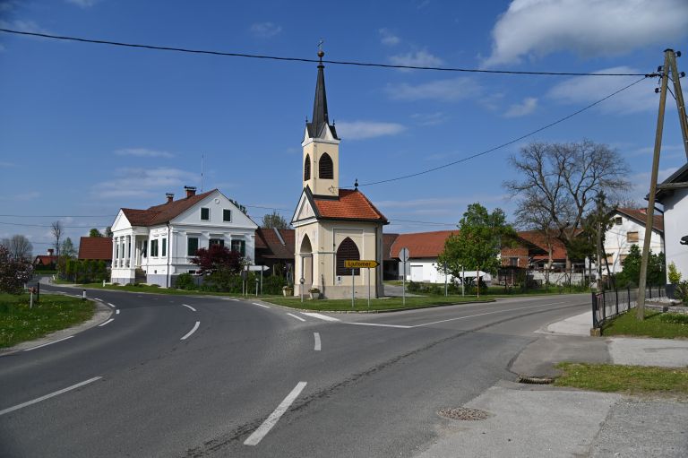 lukavci, občina-križevci, kapela, cesta, obnova