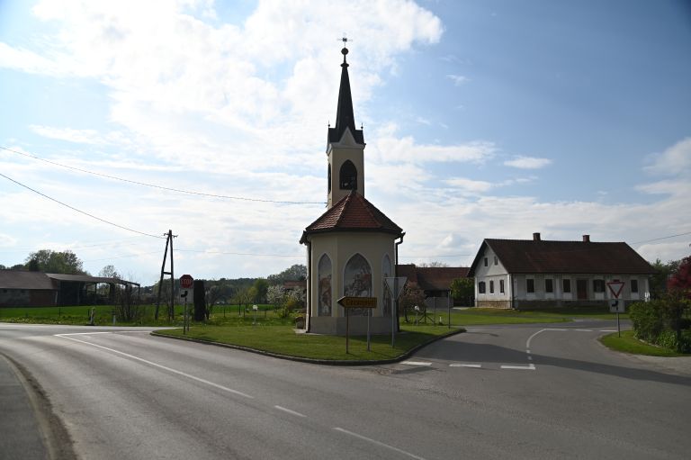 lukavci, občina-križevci, kapela, cesta, obnova