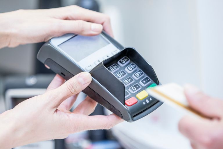 kartica, plačilo, pos terminal.jpg