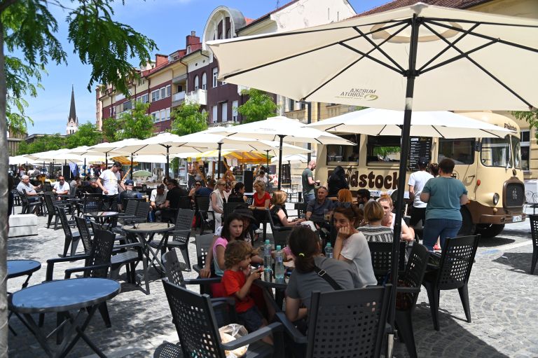 sočna-vilica, festival-ulične-kulinarike, slovenska-ulica
