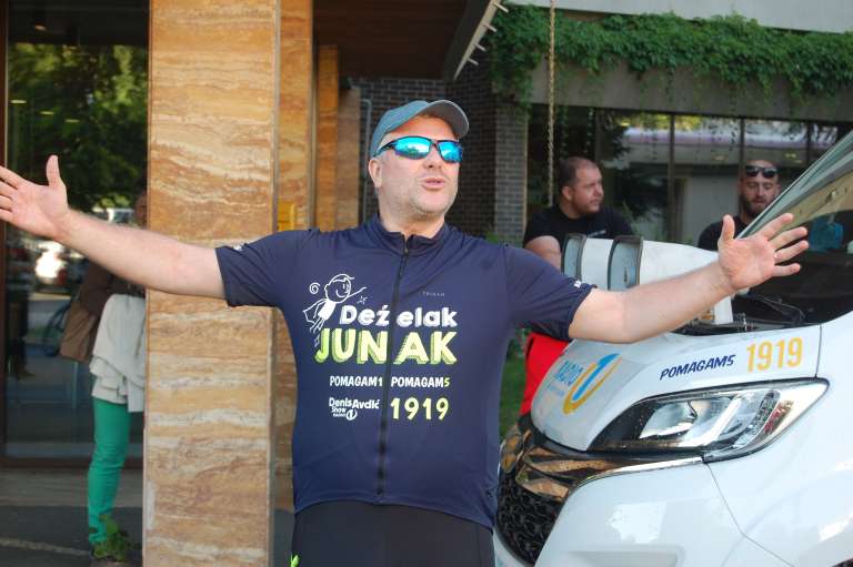 deželak-junak