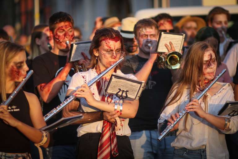 zombiji, grossmannov-festival-fantastičnega-filma-in-vina, ljutomer, pihalni-orkester-ljutomer