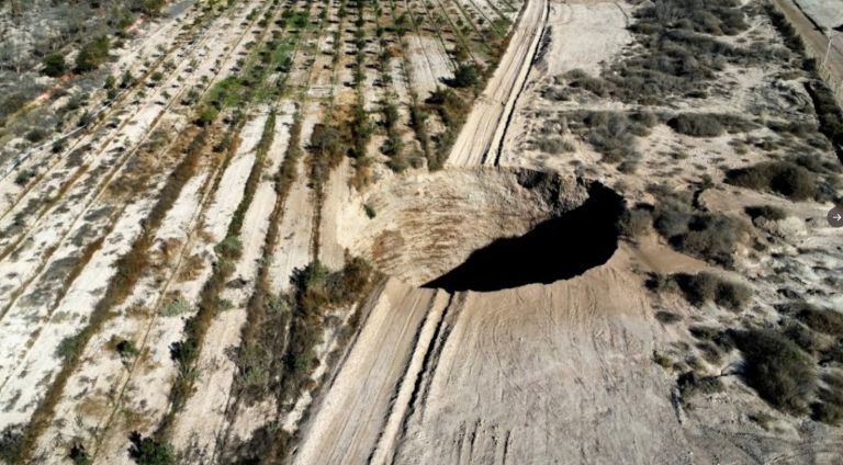 Sinkhole ukradena s Twitterja.PNG