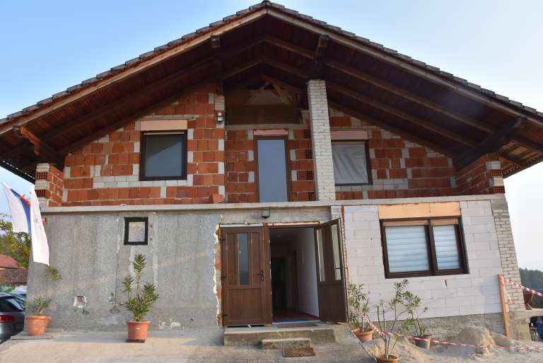 dom_gasilscev_in_krajanov_pocasi_dobiva_novo_podobo.jpg