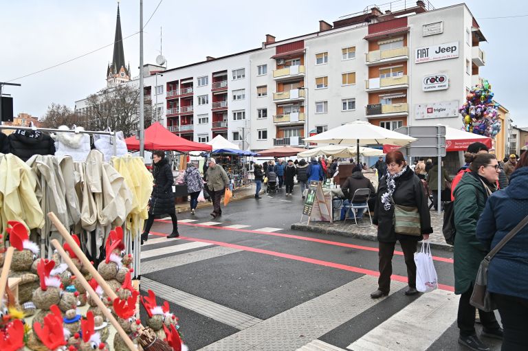 mikloševo-senje, miklavž, senje, stojnice, ljudje, trg