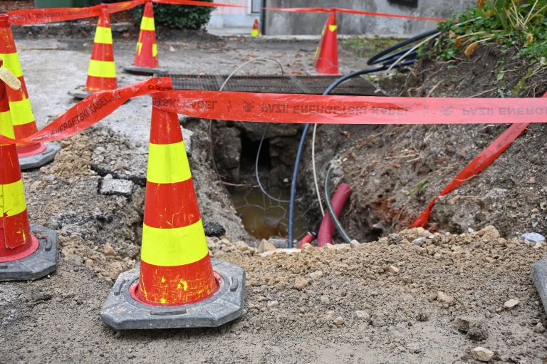 rekonstrukcija_kom_infrastrukture_na_glavnem_trgu_02.jpg