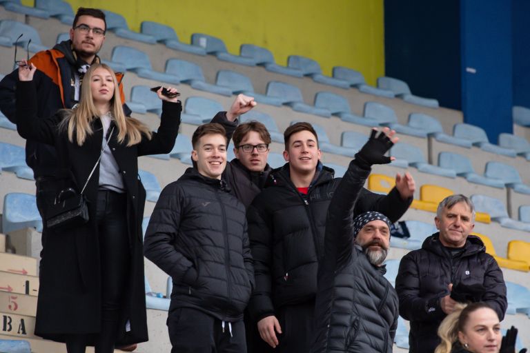 radomlje, mura, gledalci, tribune, navijači