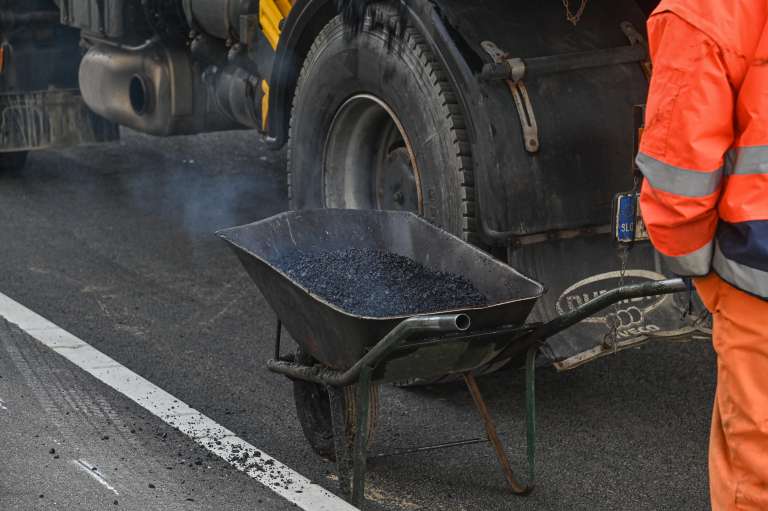 pomgrad, asfaltiranje, gradbena-dela, gradbišče, delo-na-cesti, gregorčičeva-ulica