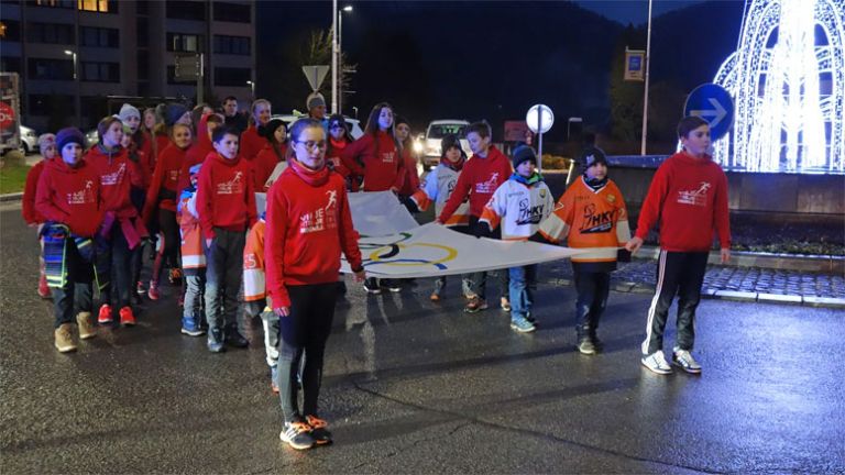 olimpijska_bakla_velenje-zastava