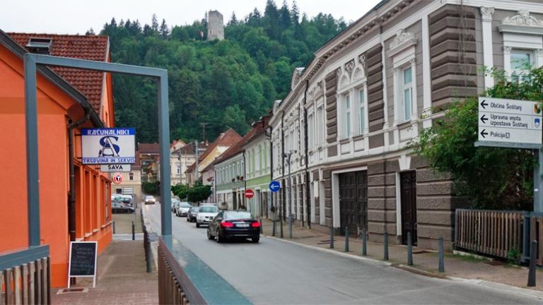 trg-bratov-mravljakov-sostanj