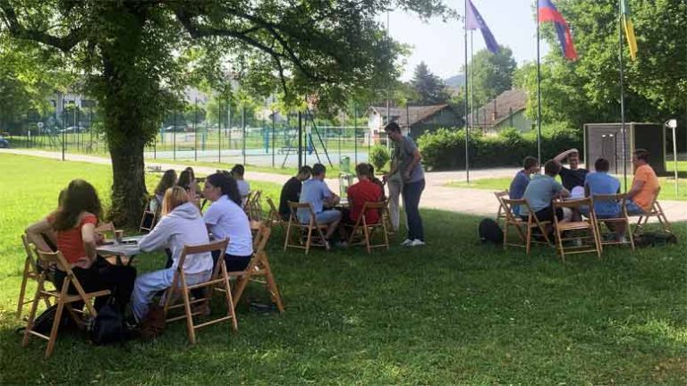 gimnazijci-startup-soncni-park