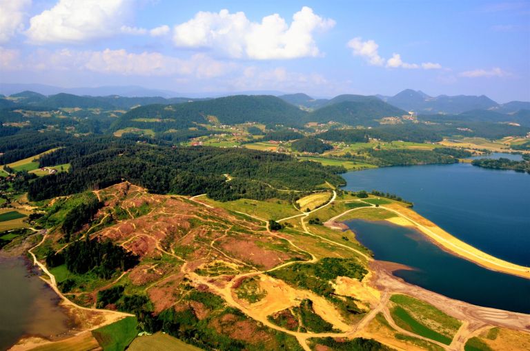 jezero-degradirano