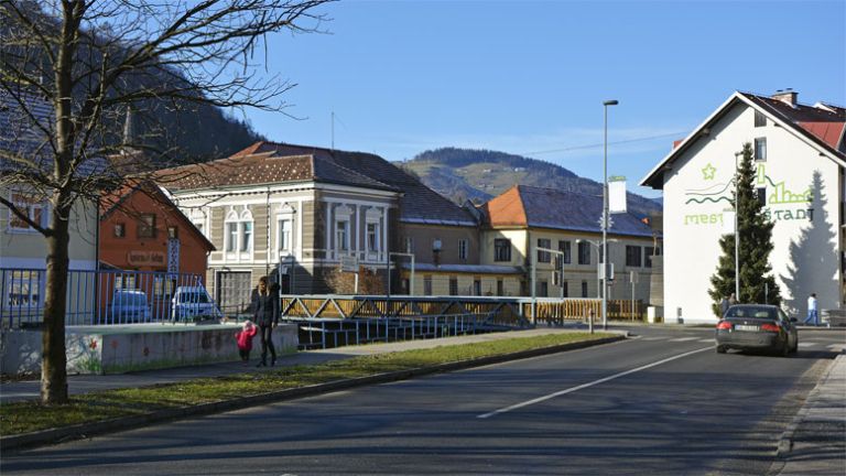 sostanj_mesto_svetlobe_metlece