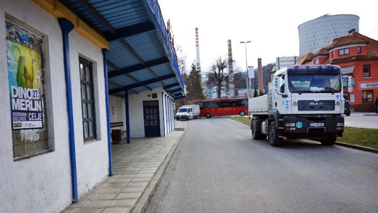 avtobusna postaja šoštanj 4530