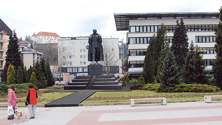 titov_trg_spomenik_idejni_projekt_2008