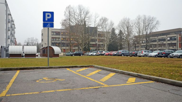 modre-cone-parkiranje